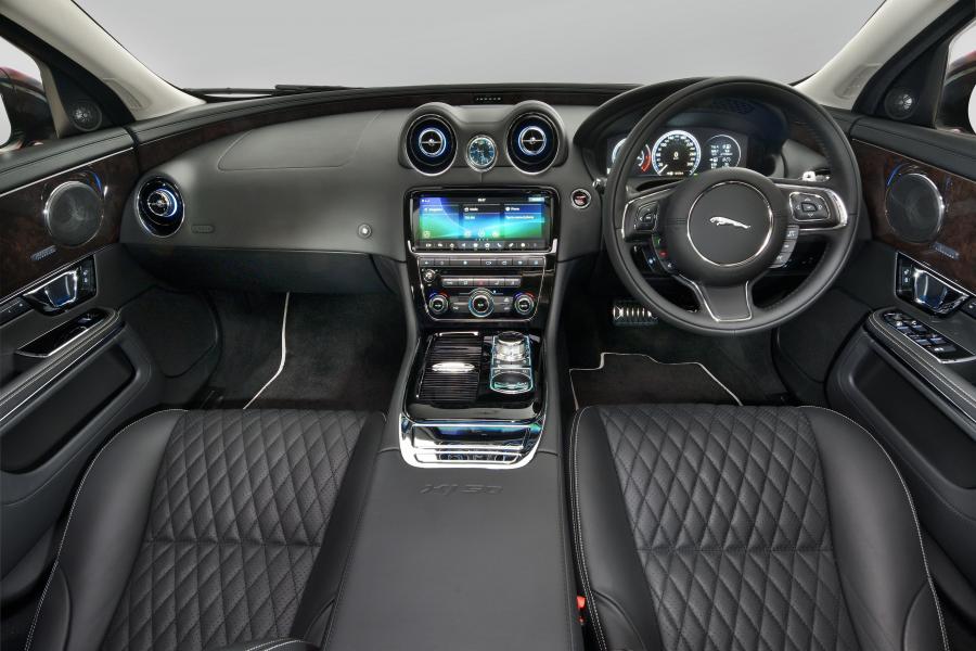 Торпедо Jaguar XJ50 (X351) 2019 года  (ZA) (фото 2 из 16)